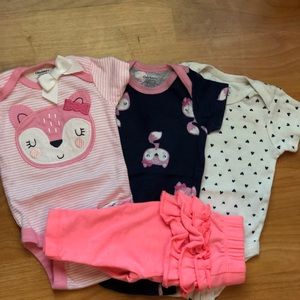 Gerber Shirts & Tops - New Born Lot!! 4 pc lot Gerber Shirts & Tops - New Born Lot!! 4 pc lot